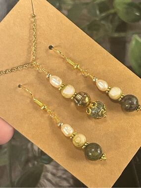 Handcrafted dragon blood di-cut glass genuine pearl necklace and earring set